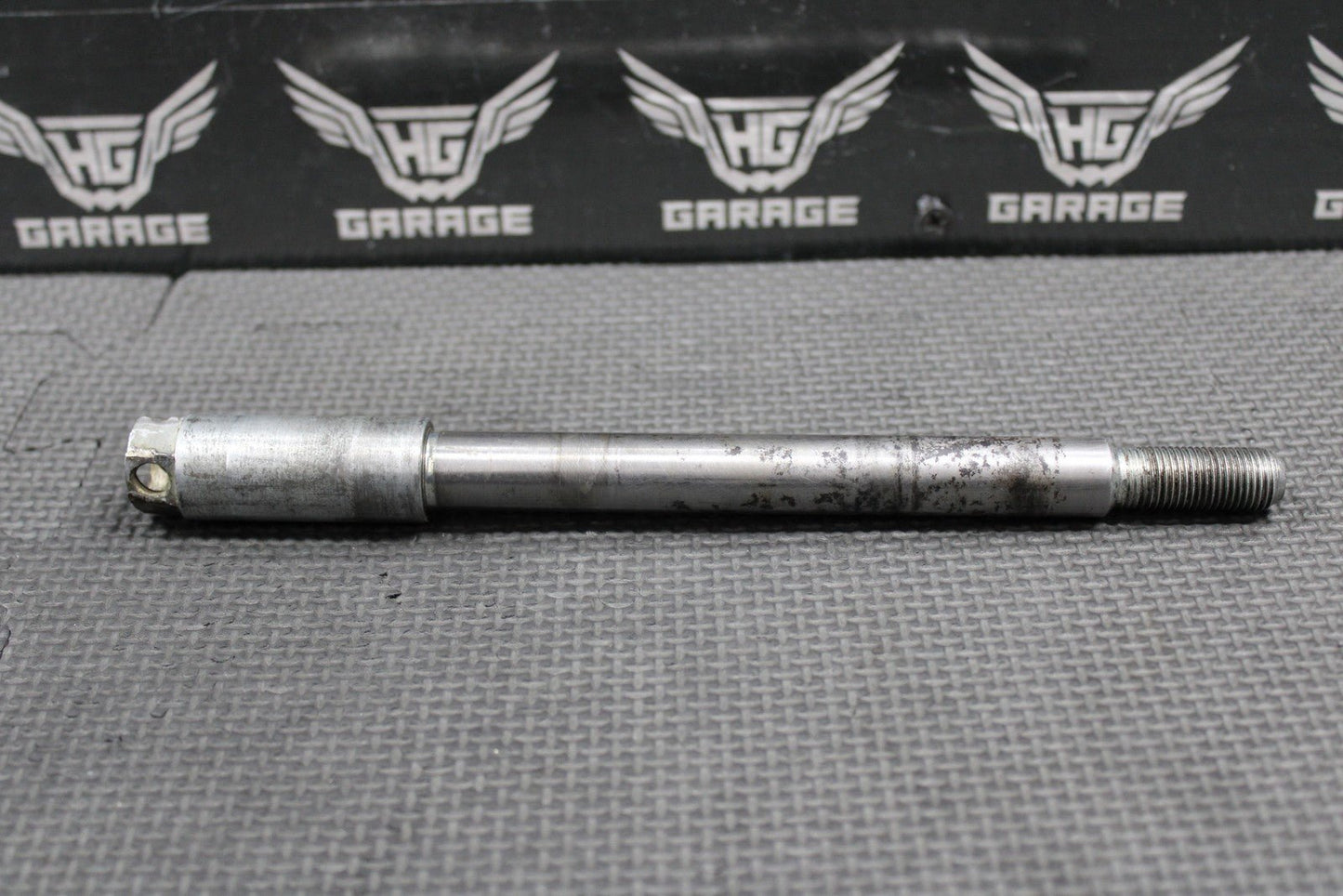 1999 HONDA XR200R 85 - 02 OEM FRONT WHEEL RIM AXLE PIVOT BOLT 44301 - KK0 - 770 - hggarage