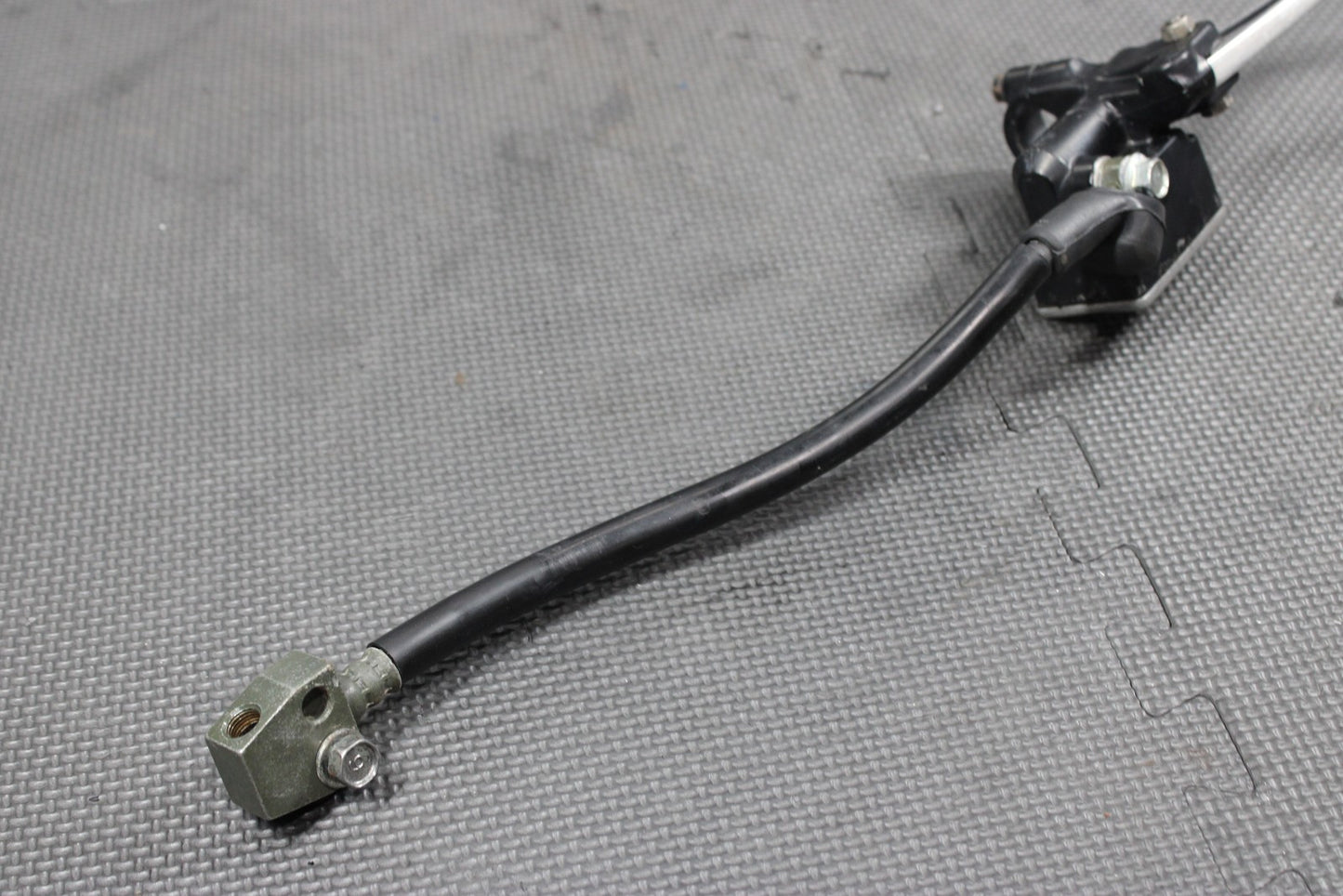 1991 YAMAHA BANSHEE 350 87 - 94 OEM FRONT BRAKE MASTER CYLINDER W HARDLINES GOOD! - hggarage