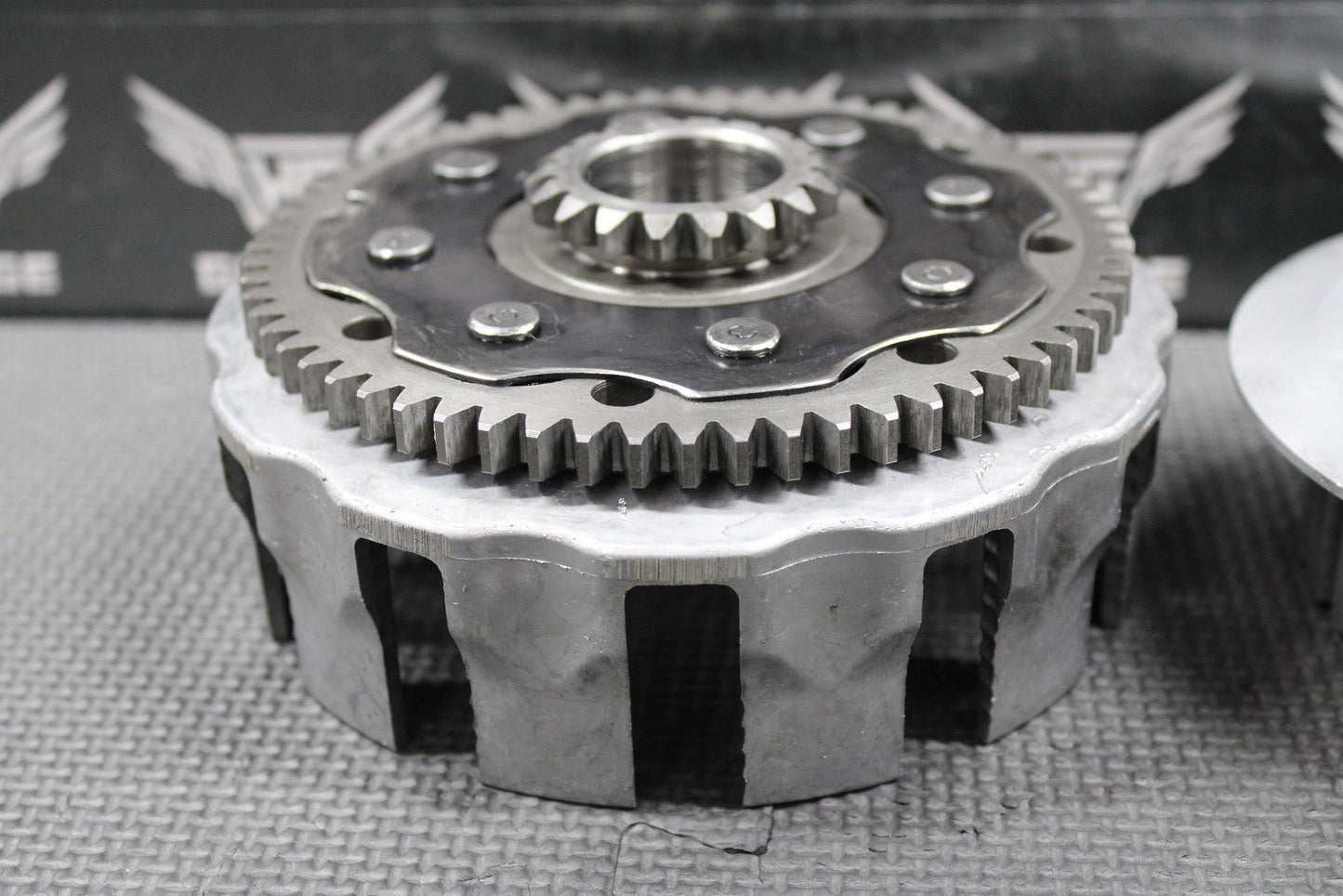 1994 92 - 95 SUZUKI RM125 OEM CLUTCH BASKET RING GEAR & CENTER HUB 21200 - 43D04 - hggarage