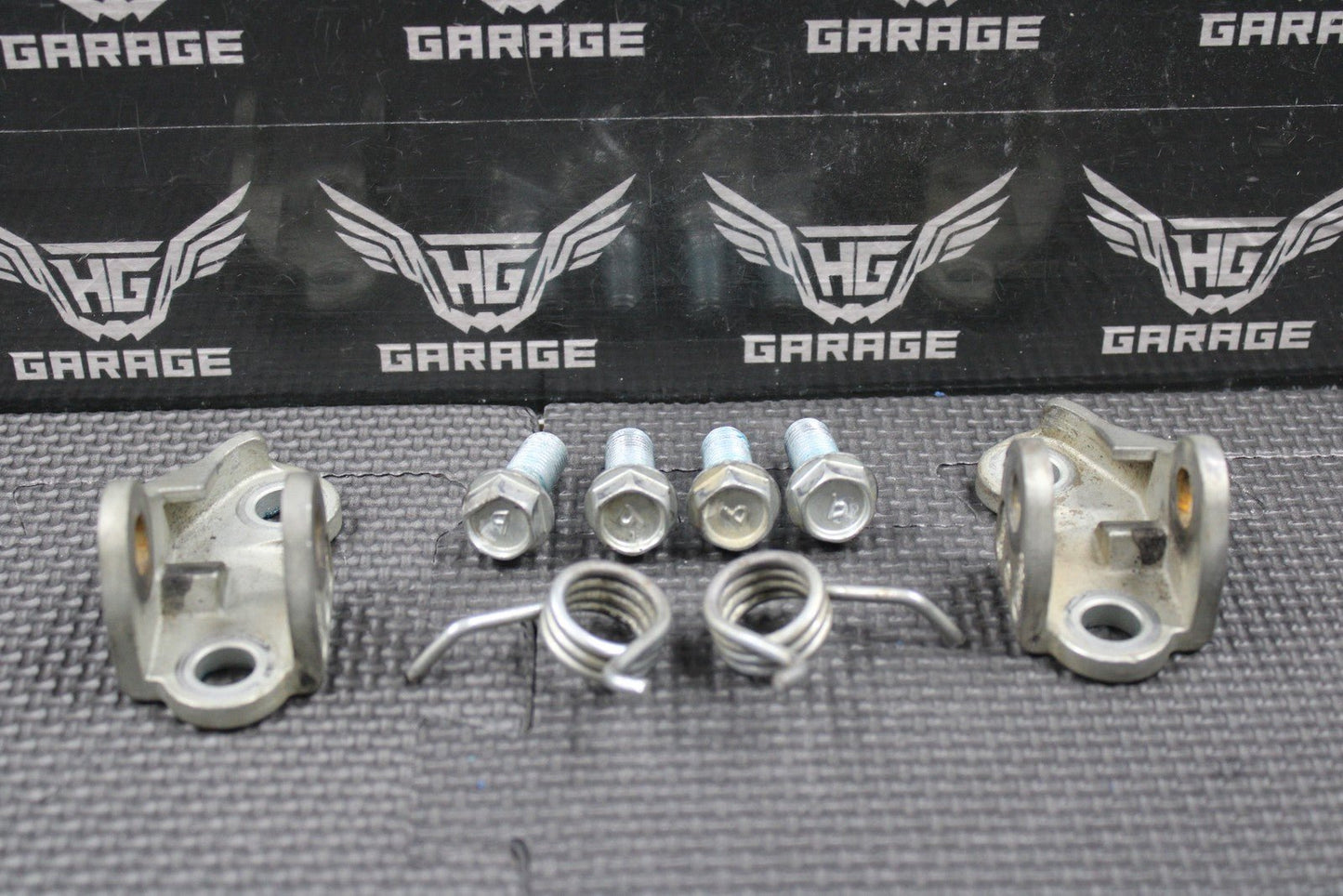 2019 SUZUKI RMZ250 RMZ450 OEM RIGHT LEFT FOOTPEG FOOTREST MOUNTING BRACKETS - hggarage