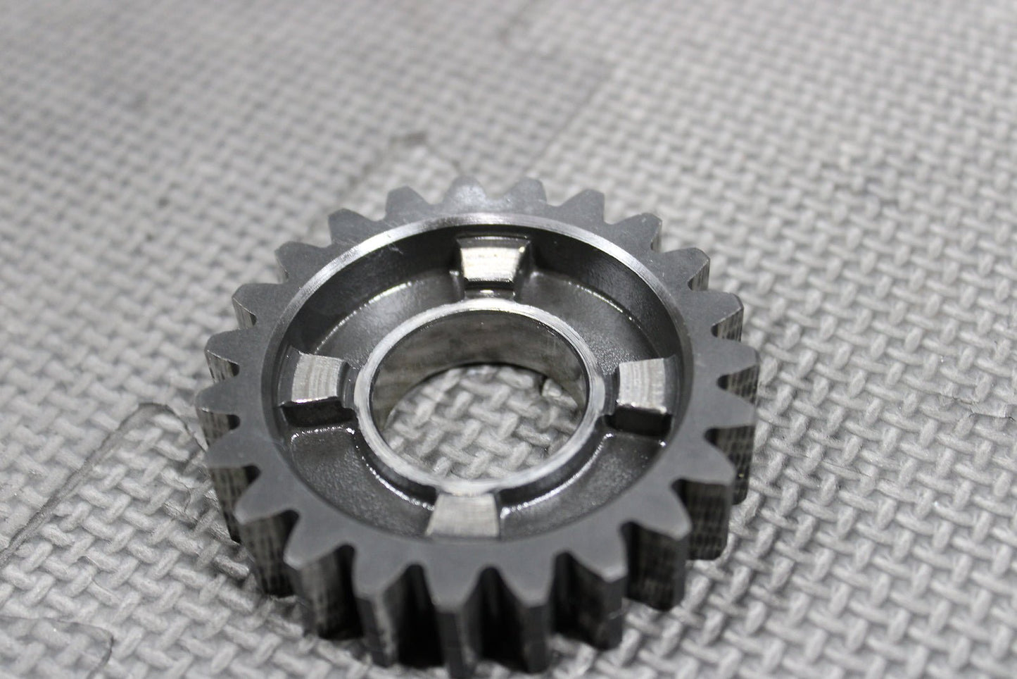 1999 HONDA CR500R OEM TRANSMISSION COUNTER SHAFT 3RD GEAR 23T 23451 - ML3 - 000 - hggarage