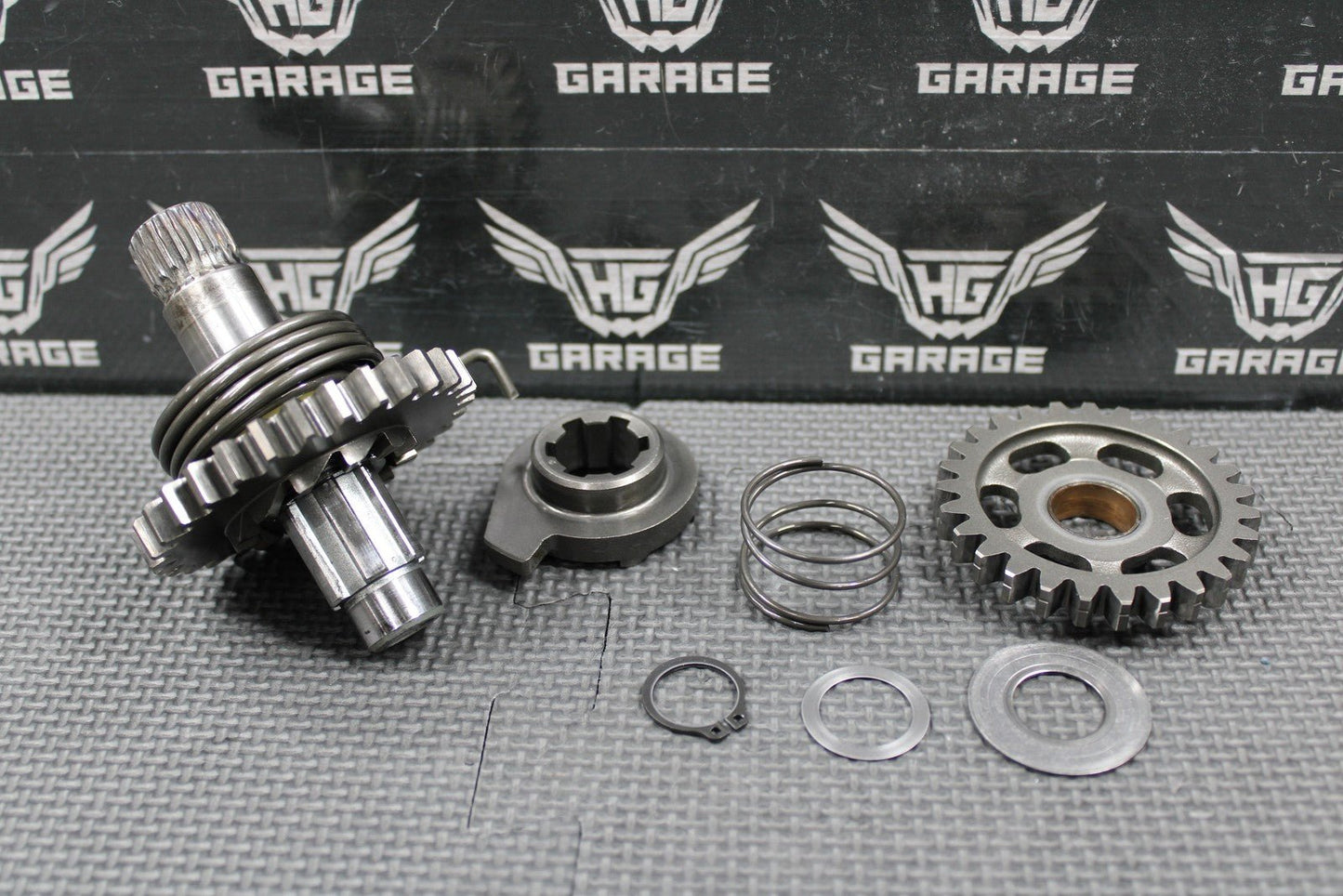 1995 SUZUKI 89 - 98 RMX250 OEM KICKSTART KICK START SHAFT W IDLER GEAR 26260 - 05D00 - hggarage