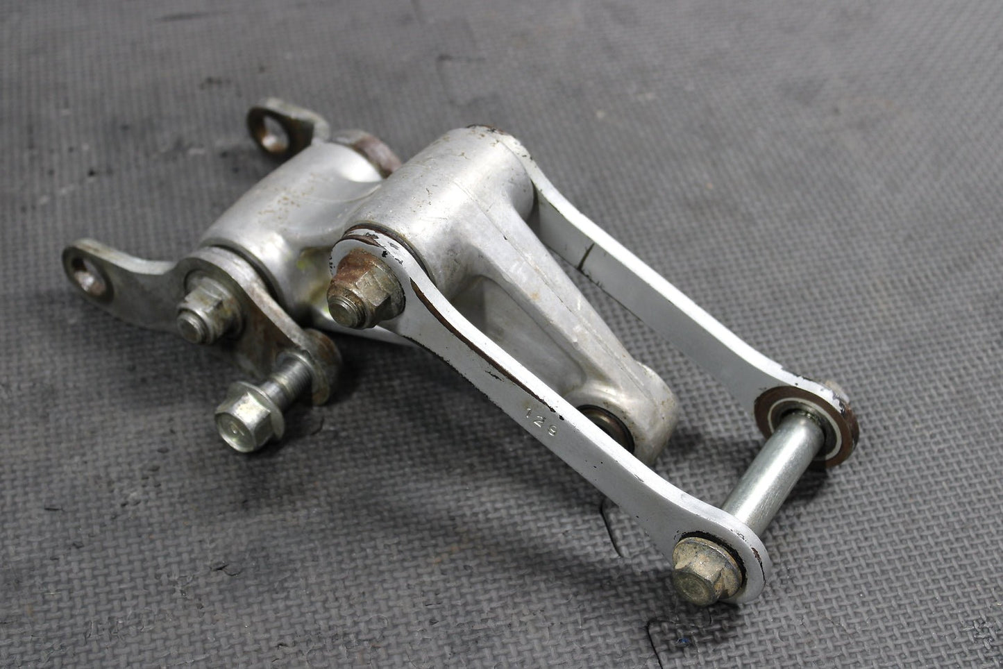 1991 Kawasaki KDX250 OEM Rear Shock Linkage Links 39007 - 1208 46102 - 1328 - hggarage