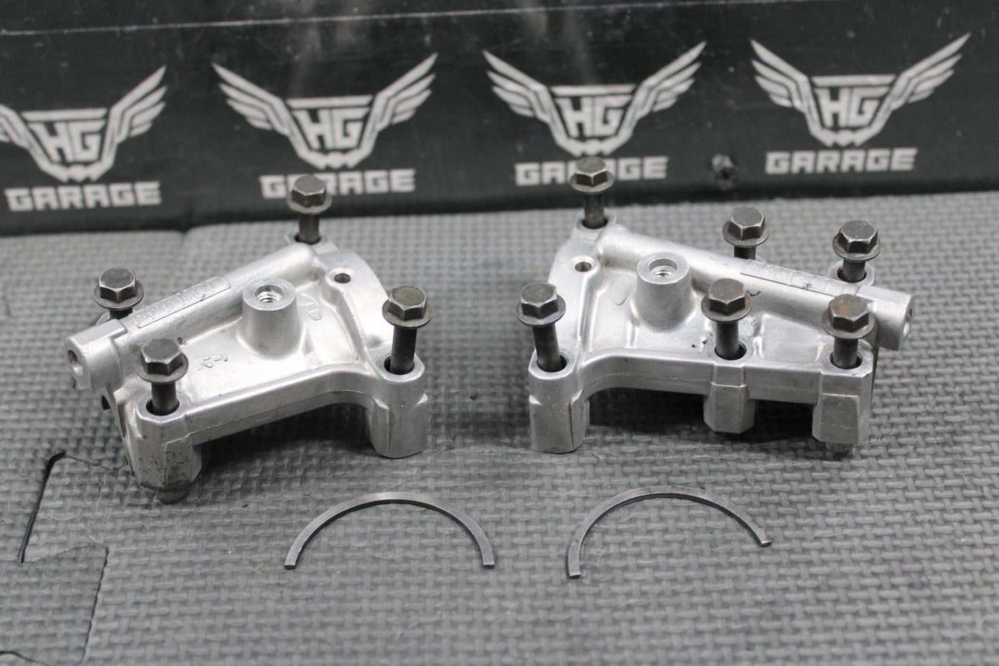 2003 YAMAHA 03 - 05 YZ450F WR450F OEM CYLINDER HEAD CAM CAPS CAMSHAFT TOWERS BOLTS - hggarage