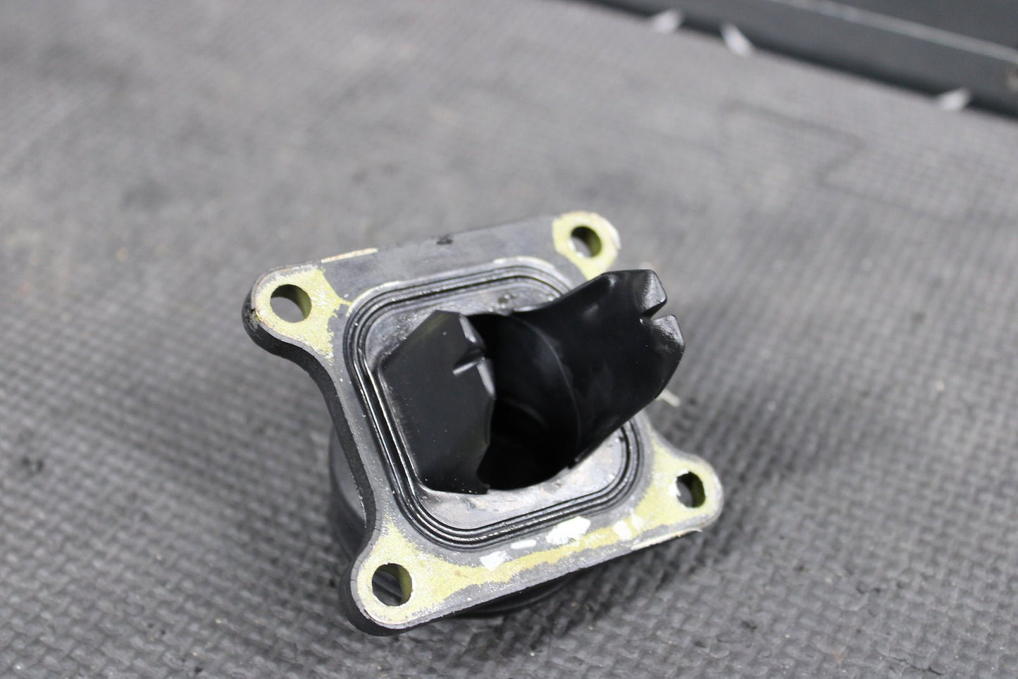 2005 KAWASAKI 01 - 09 / 11 - 19 KX100 01 - 19 KX85 OEM INTAKE REED BLOCK ASSEMBLY - hggarage