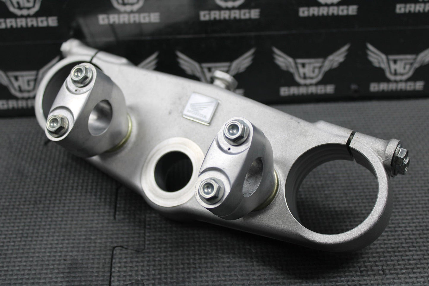 2003 00 - 03 HONDA CR125R CR250R OEM FRONT FORK UPPER TRIPLE TREE BAR CLAMP NICE! - hggarage