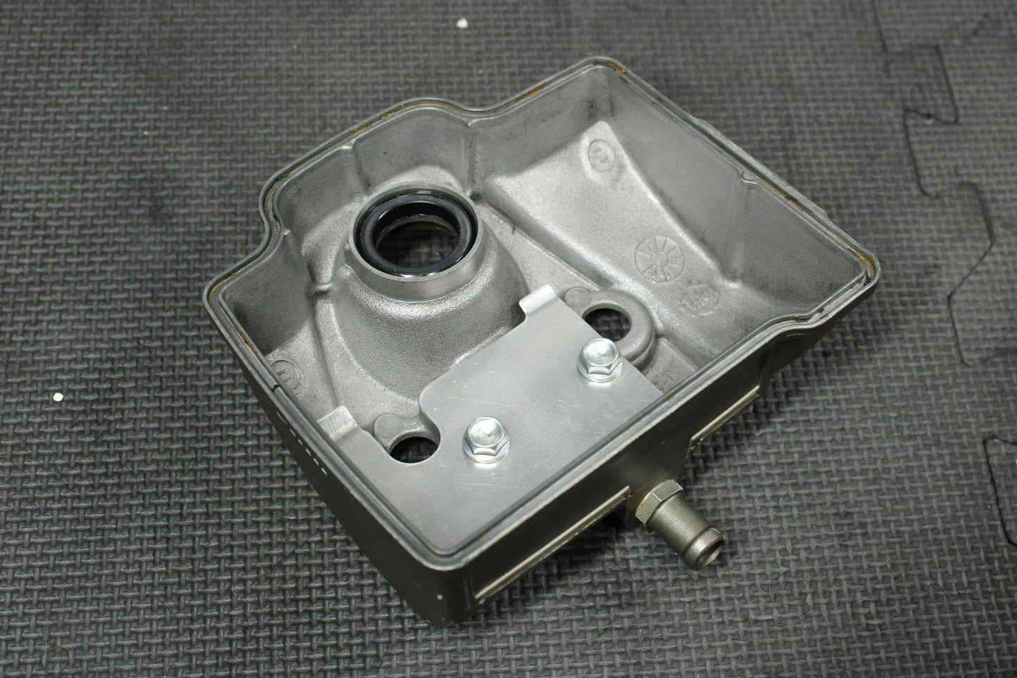 2005 Honda 04 - 08 CRF250R OEM Engine Motor Cylinder Head Cover Valve Cover - hggarage