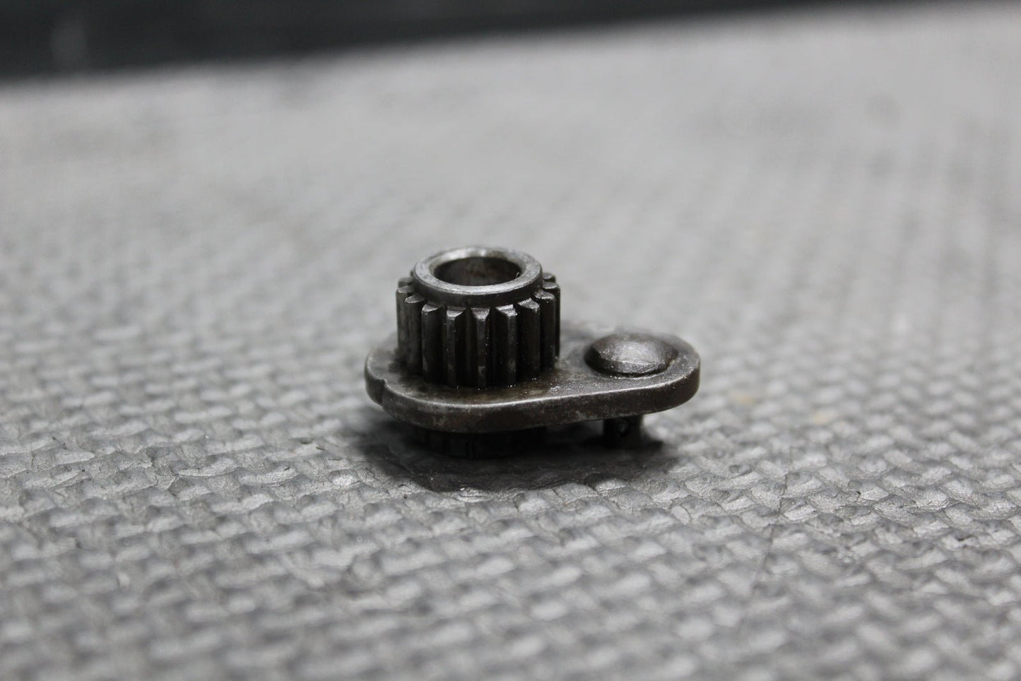 2000 KAWASAKI KX125 OEM ENGINE POWER VALVE GOVERNOR 13168 - 1662 49116 - 1195 - hggarage