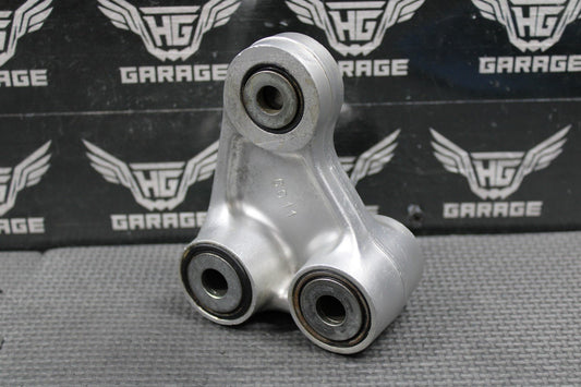 2001 HONDA CR125R OEM REAR SHOCK SWINGARM LINKAGE CUSHION ARM 52465 - KZ4 - J30 - hggarage