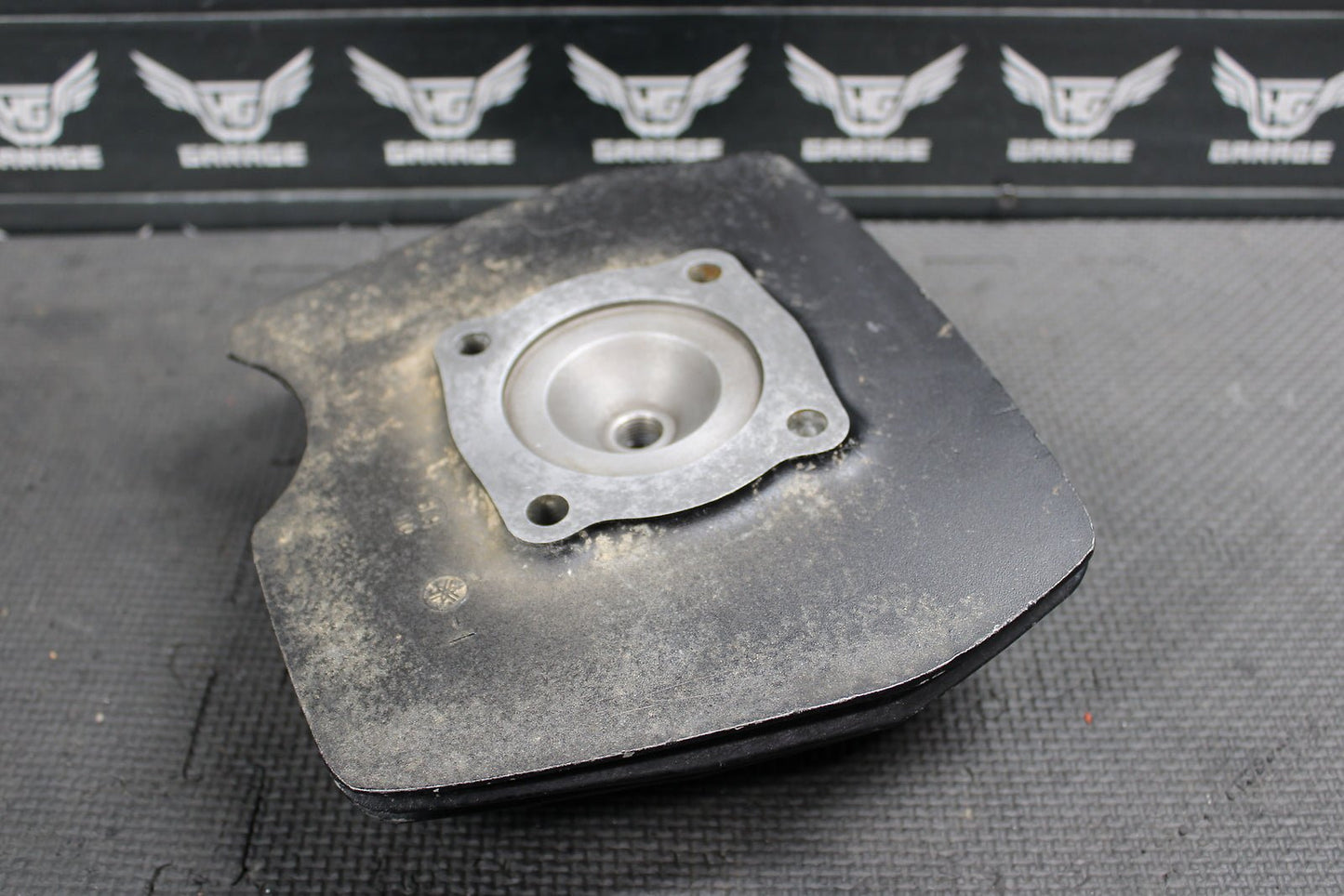 1991 YAMAHA RT180 90 - 98 OEM CYLINDER HEAD COVER DOME CHAMBER 5L9 - 11311 - 00 - hggarage