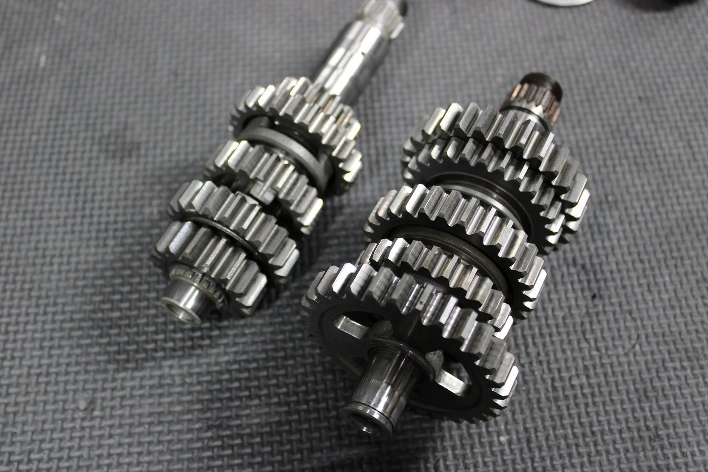 2004 YAMAHA YZ250F OEM ENGINE TRANSMISSION TRANNY GEARS FORKS SHIFT DOG - hggarage