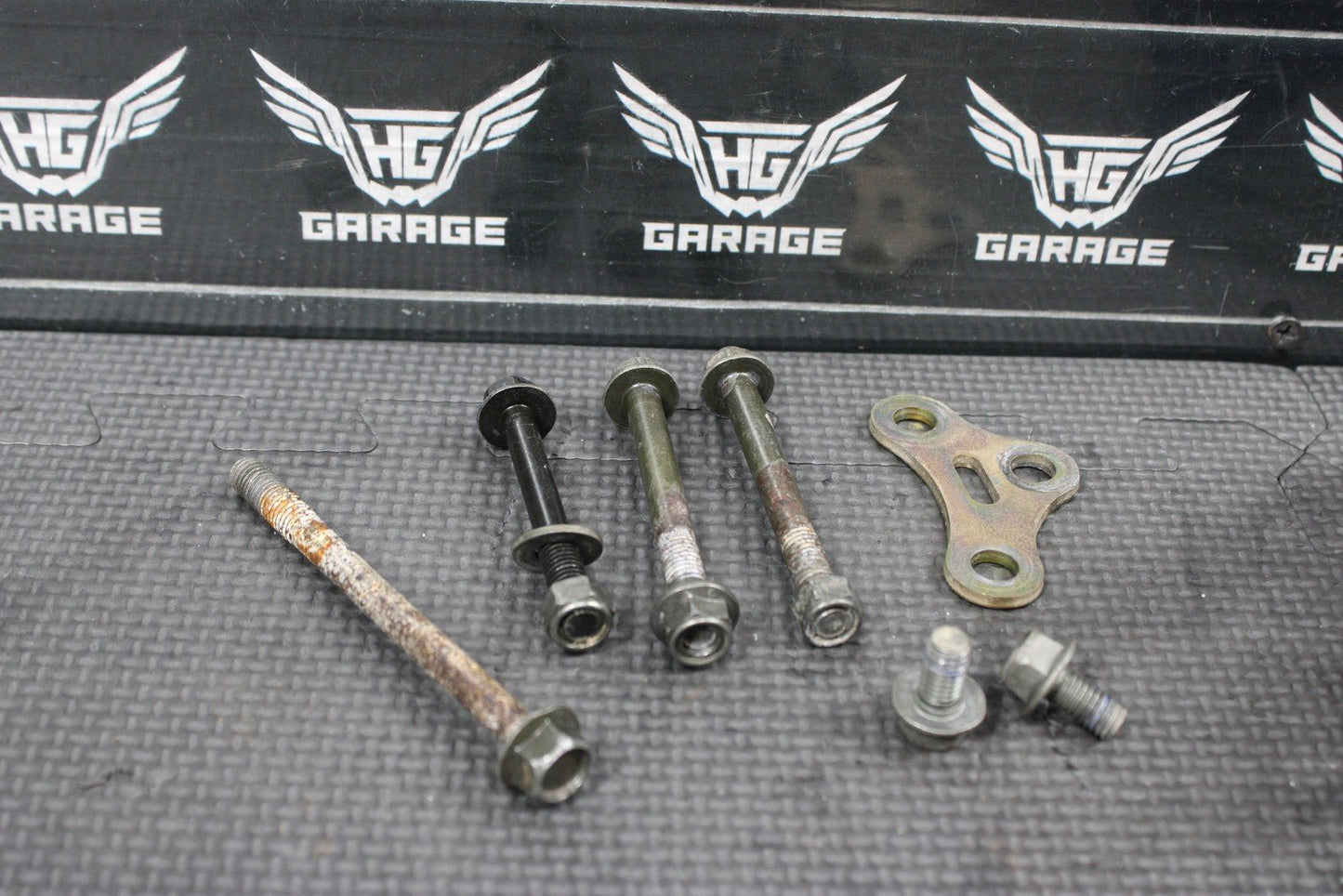 2000 YAMAHA 00 - 04 TTR125L OEM ENGINE MOTOR MOUNT STAY BRACKETS - hggarage