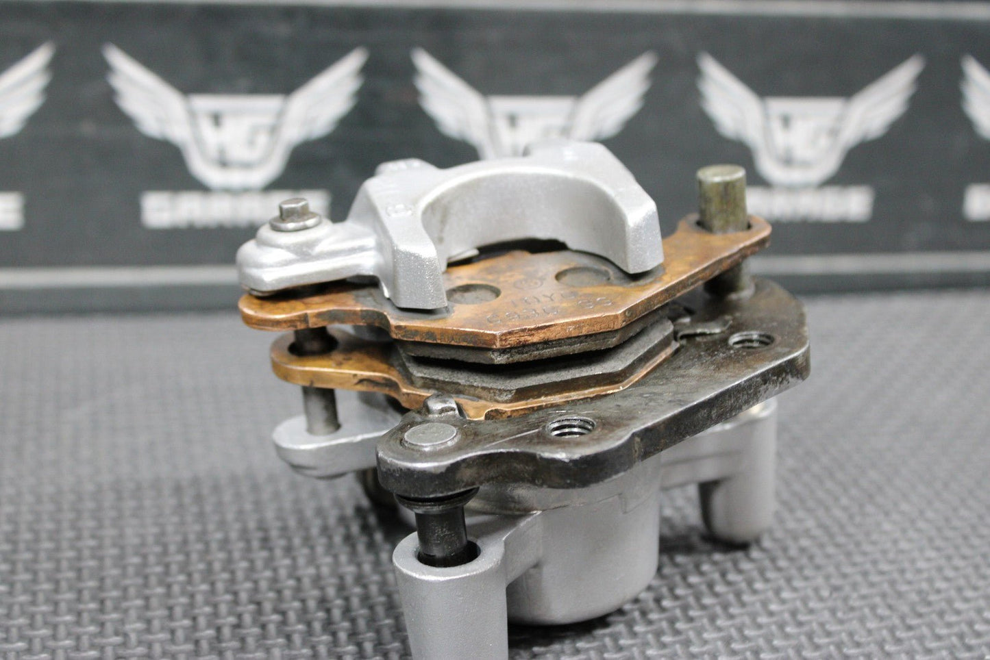 2001 SUZUKI RM80 OEM TOKICO FRONT BRAKE CALIPER 59300 - 03B11 - 999 - hggarage