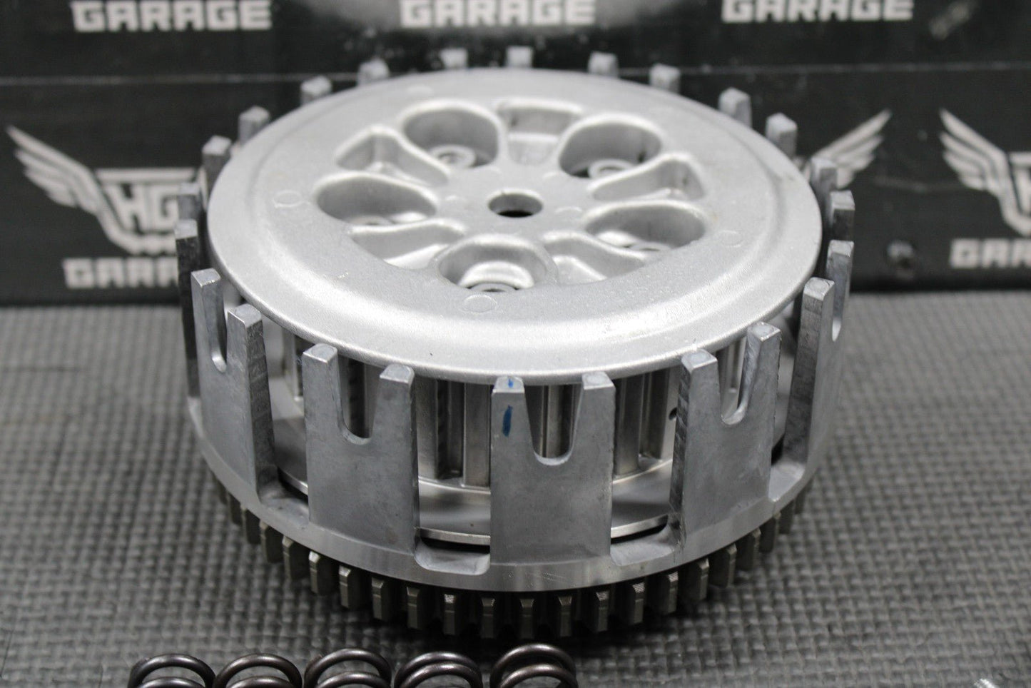 2010 09 - 13 YAMAHA YZ250F OEM CLUTCH W BASKET HUB PRESSURE PLATE 5XC - 16150 - 10 - 00 - hggarage
