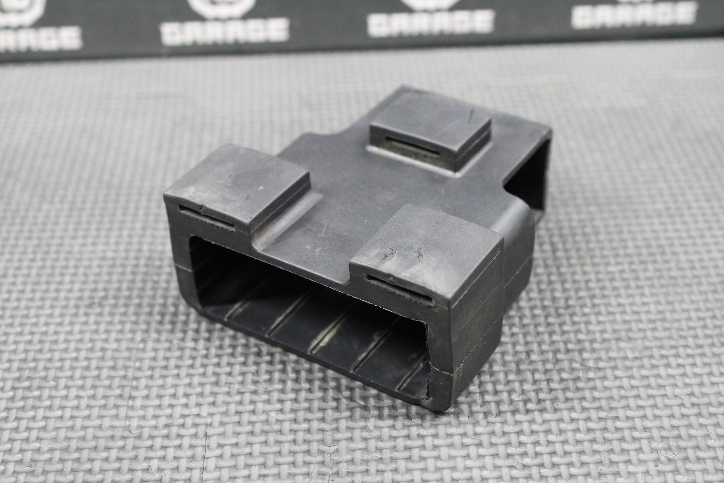 1999 HONDA CR125R CR250R OEM ECU CDI MODULE RUBBER MOUNT SLEEVE 30401 - KZ3 - J10 - hggarage