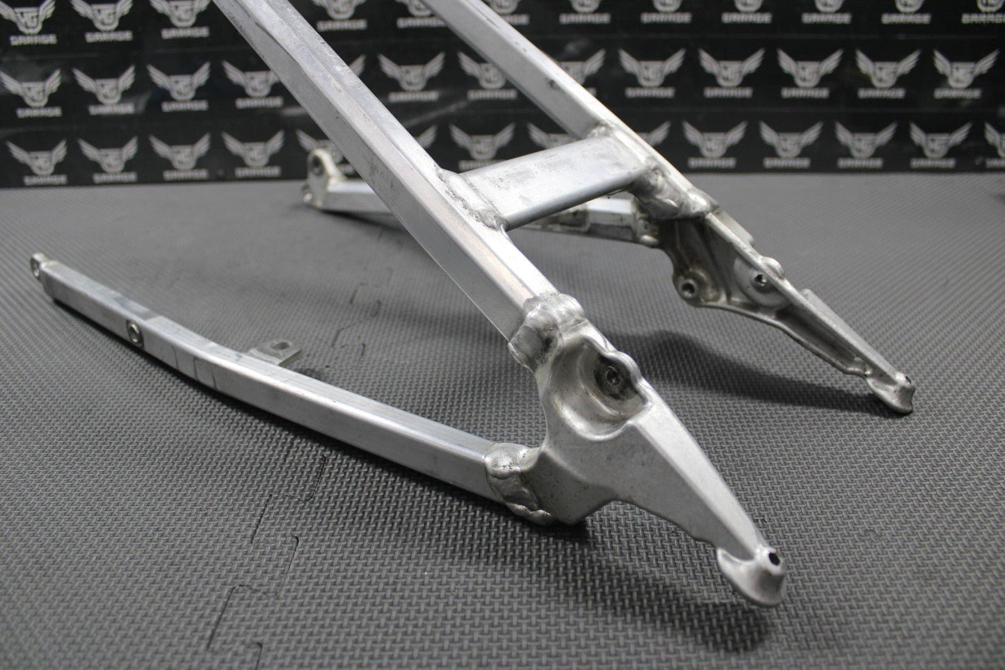 2020 SUZUKI RMZ250 18 - 20 RMZ450 OEM REAR BACK SUB FRAME SUBFRAME 41200 - 37K0 NICE - hggarage