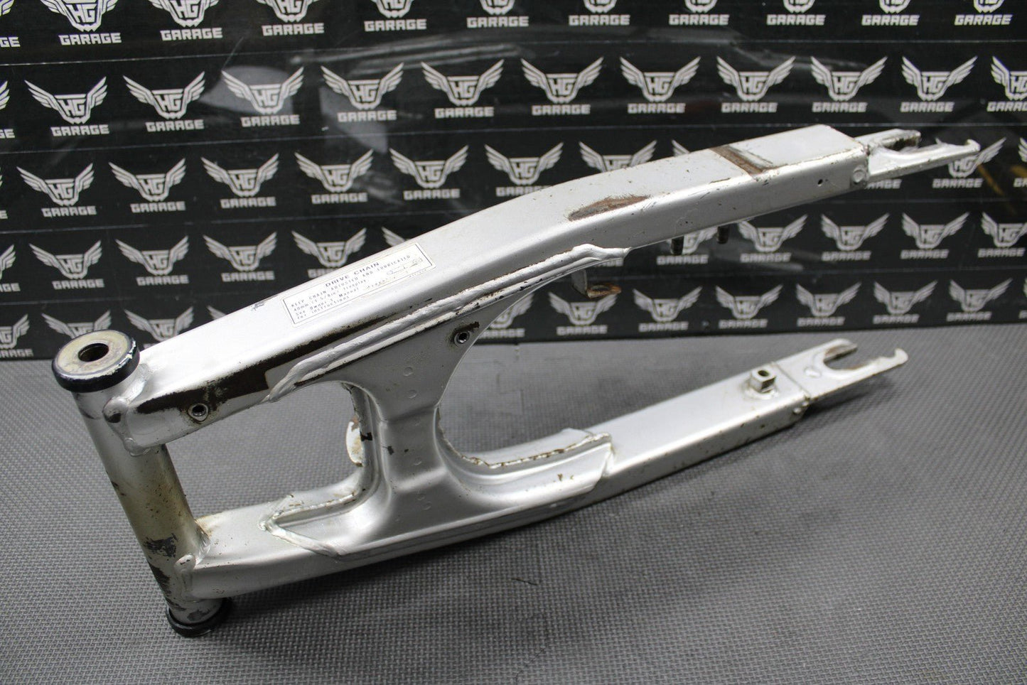 1999 HONDA XR200R 91 - 99 OEM SWINGARM SWING ARM REAR SUSPENSION 52100 - KT0 - 870 - hggarage