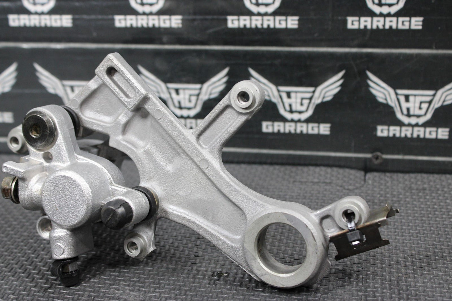 2018 HONDA CRF250R 18 - 22 OEM NISSIN REAR BACK BRAKE CALIPER 43150 - MKE - A01 - hggarage