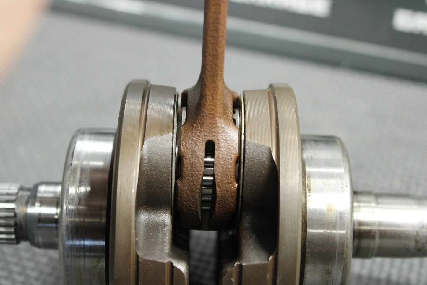 1999KAWASAKI 98 - 00 KX100 OEM Motor Crankshaft Crank Shaft Core! 13031 - 1433 - hggarage