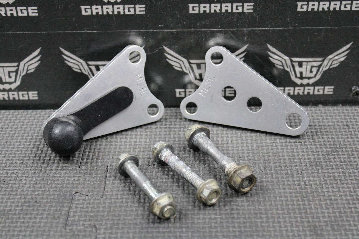 1988 1989 HONDA CR250R 87 - 88 CR500R OEM ENGINE MOTOR MOUNT HEAD HANGER BRACKETS - hggarage