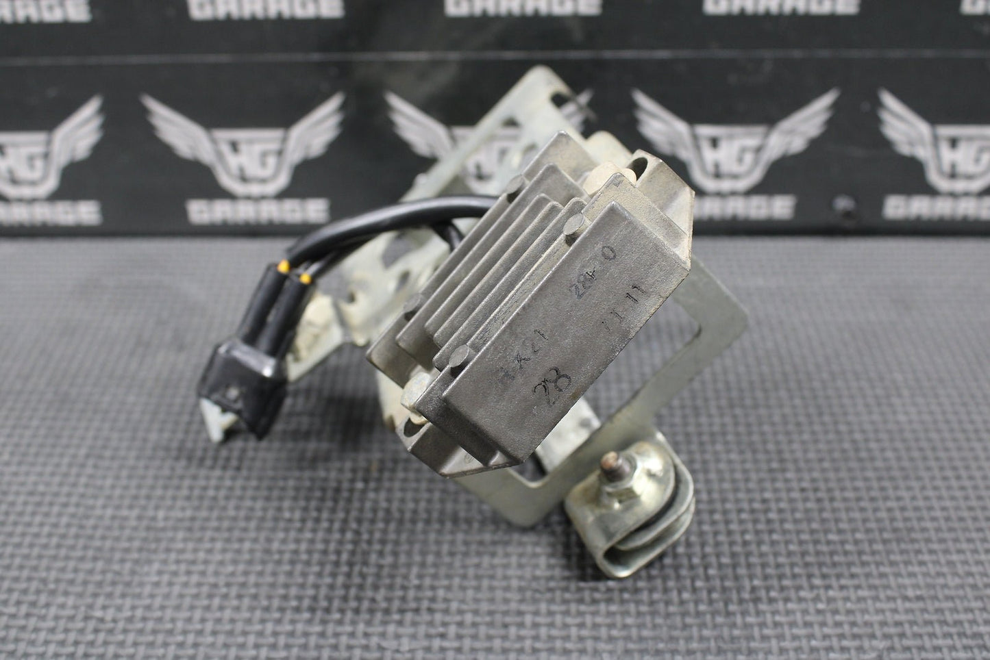 2018 18 - 20 SUZUKI RMZ450 OEM RECTIFIER VOLTAGE REGULATOR & CDI MOUNT 32800 - 28H00 - hggarage