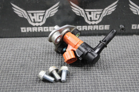 2020 SUZUKI 19 - 25 RMZ250 OEM FUEL INJECTOR AIRBOX MOUNT NOZZLE 15710 - 46K10 GOOD! - hggarage