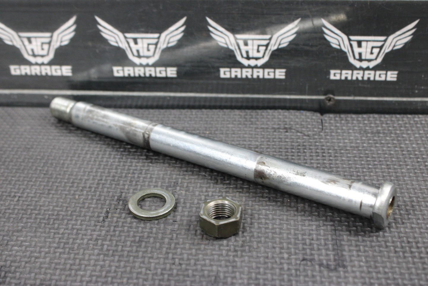 2005 YAMAHA YZ450F OEM REAR BACK SWINGARM BOLT SUSPENSION PIVOT MINT! - hggarage