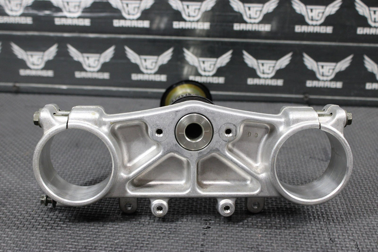 2005 YAMAHA YZ450F OEM FRONT FORKS CLAMP LOWER TRIPLE TREE STEM 5XD - 23340 - M0 - 00 - hggarage