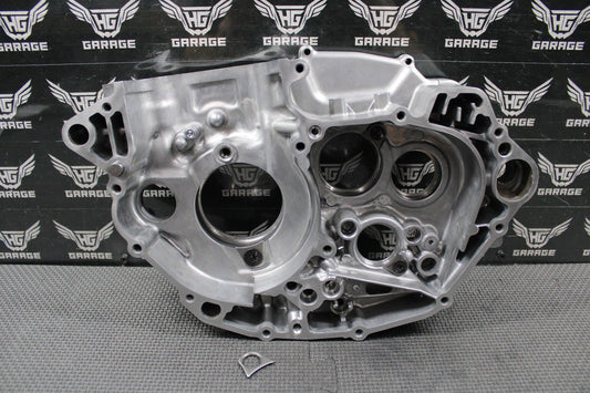 2022 KAWASAKI 19 - 22 KX450 KX450SR OEM RIGHT CRANKCASE CRANK CASE 14101 - 0018 GOOD - hggarage