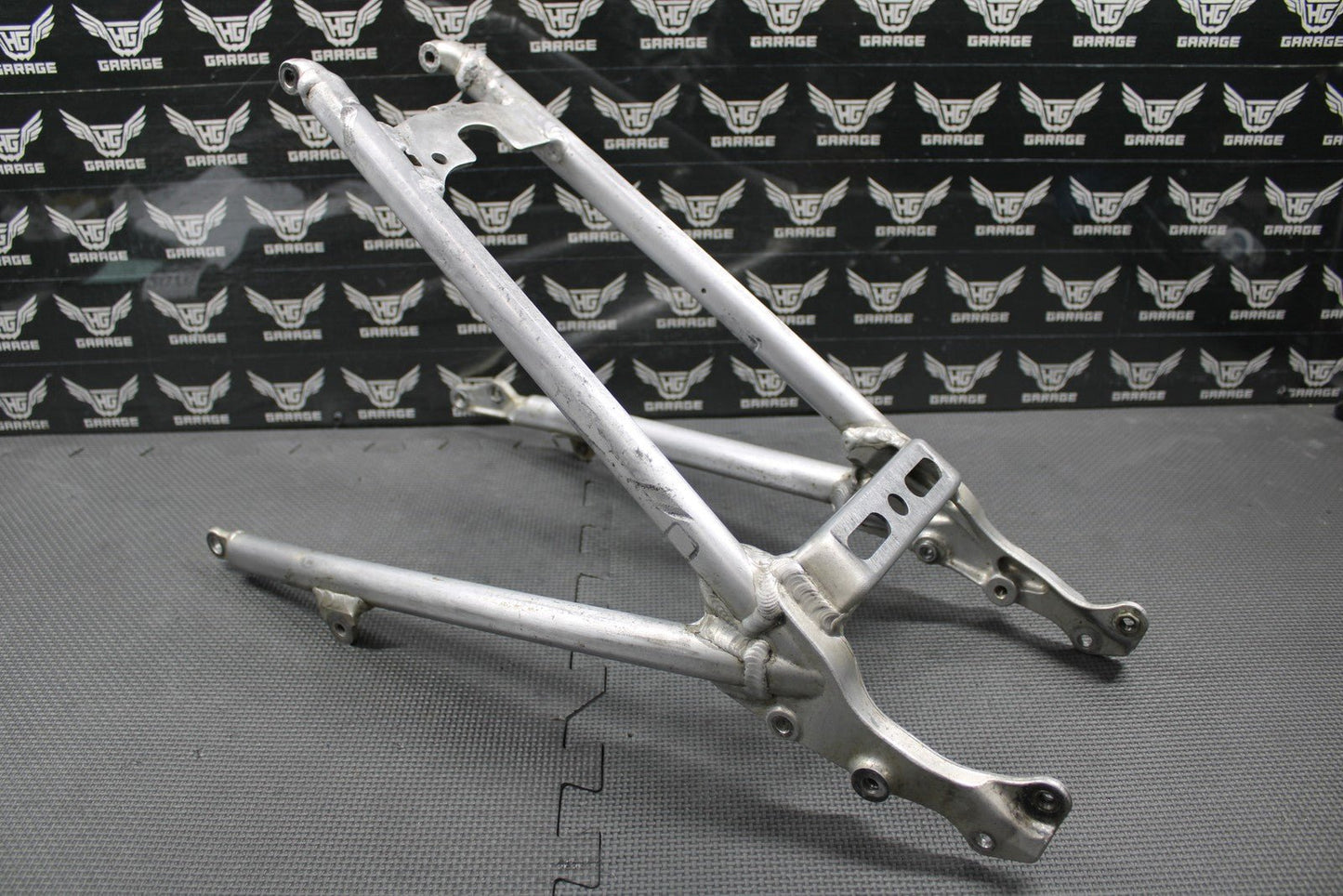 2008 06 - 09 HONDA CRF250R OEM REAR BACK FRAME SUBFRAME DUAL MUFFLER 50200 - KRN - 850 - hggarage
