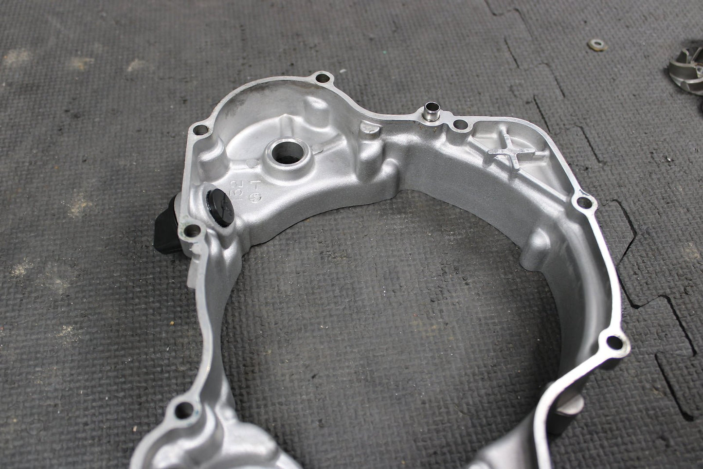 1995 KAWASAKI KX125 OEM ENGINE MOTOR INNER CLUTCH COVER 14032 - 1492 - hggarage