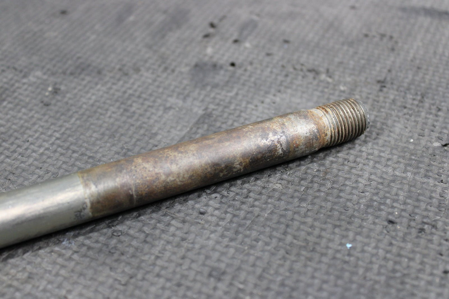 2010 Yamaha YZ450F OEM Rear Back Swingarm Bolt Suspension Pivot Axle 33D - 22141 - 0 - hggarage