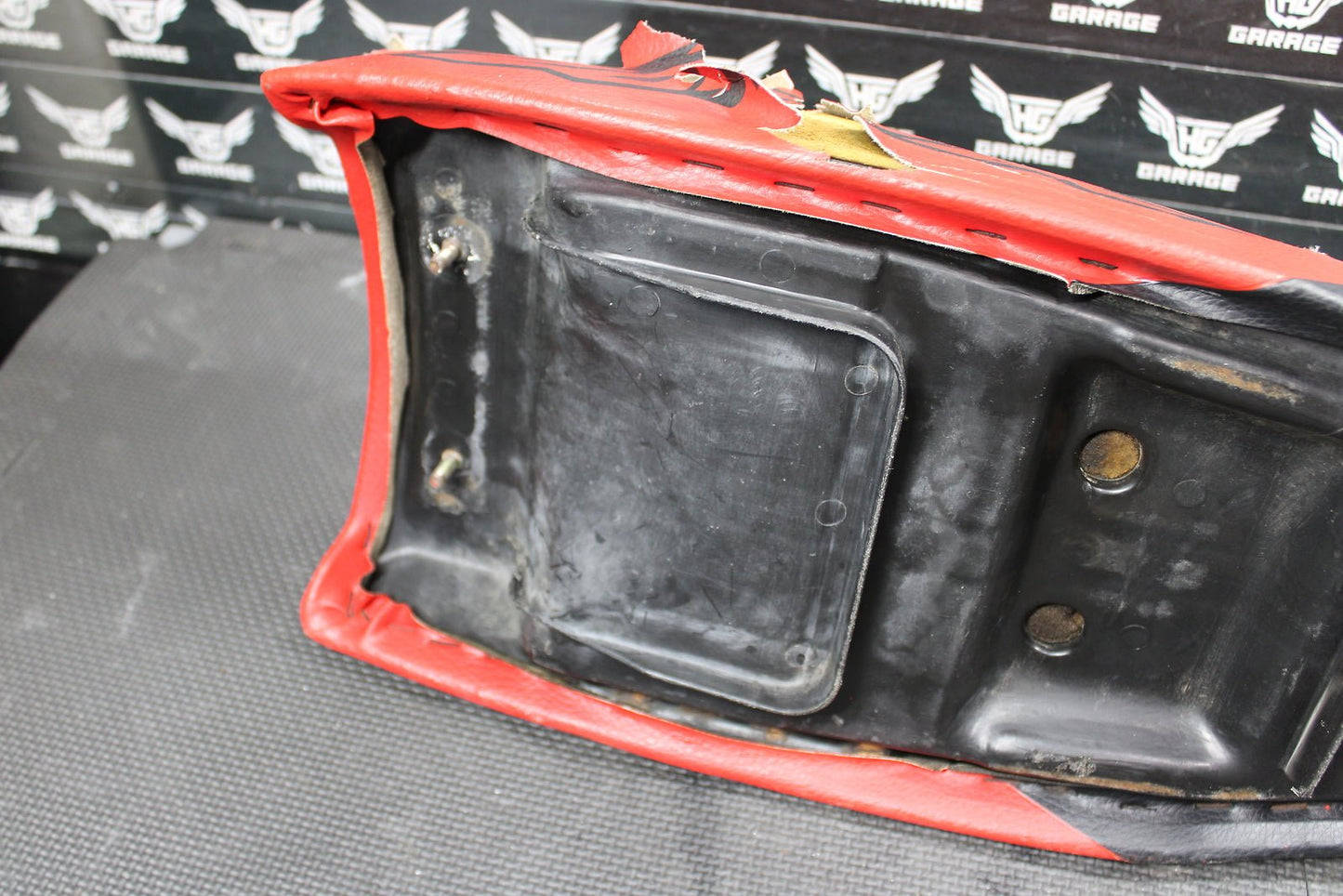1998 HONDA XR200R 1990 1991 / 93 - 02 OEM SEAT SADDLE 77200 - KT0 - A50ZA - hggarage