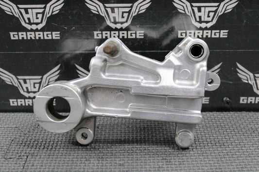 1995 SUZUKI 93 - 95 RMX250 OEM NISSIN REAR BRAKE CALIPER HANGER 69351 - 43D01 - hggarage