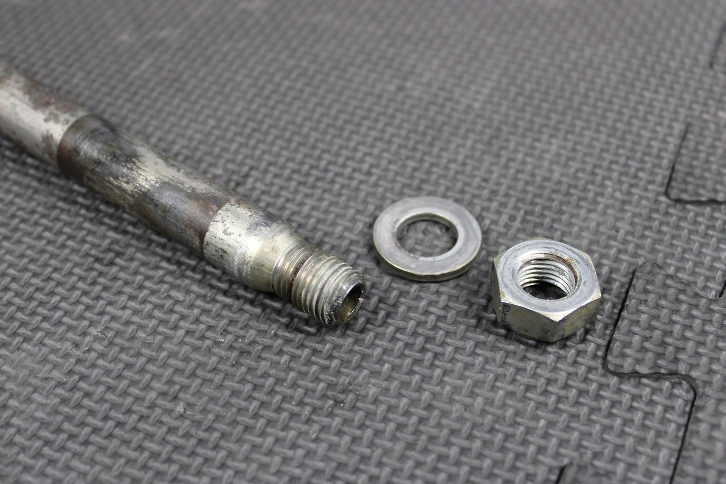 2007 Honda CRF250R OEM Rear Back Swingarm Bolt Suspension Pivot Axle 52101 - KZ4 - J - hggarage