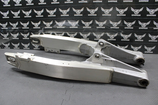 1994 SUZUKI 93 - 95 RM125 RM250 OEM SWINGARM SWING ARM SUSPENSION 61000 - 28E11 GOOD - hggarage