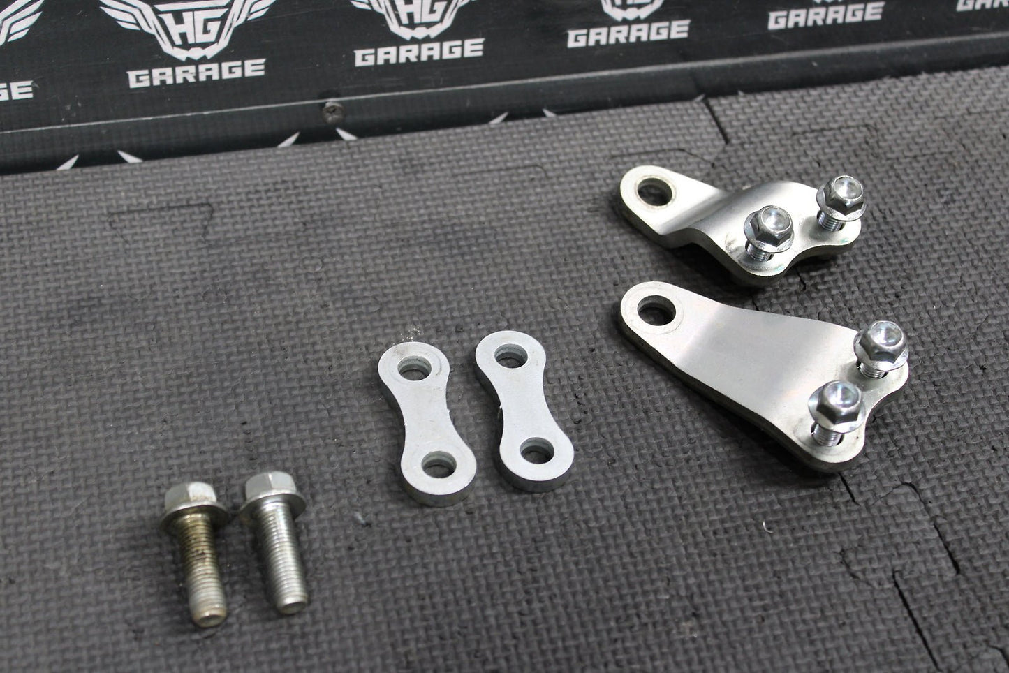2022 YAMAHA YZ450FX OEM ENGINE MOTOR MOUNT STAY BRACKETS 90201 - 10045 - 00 - hggarage