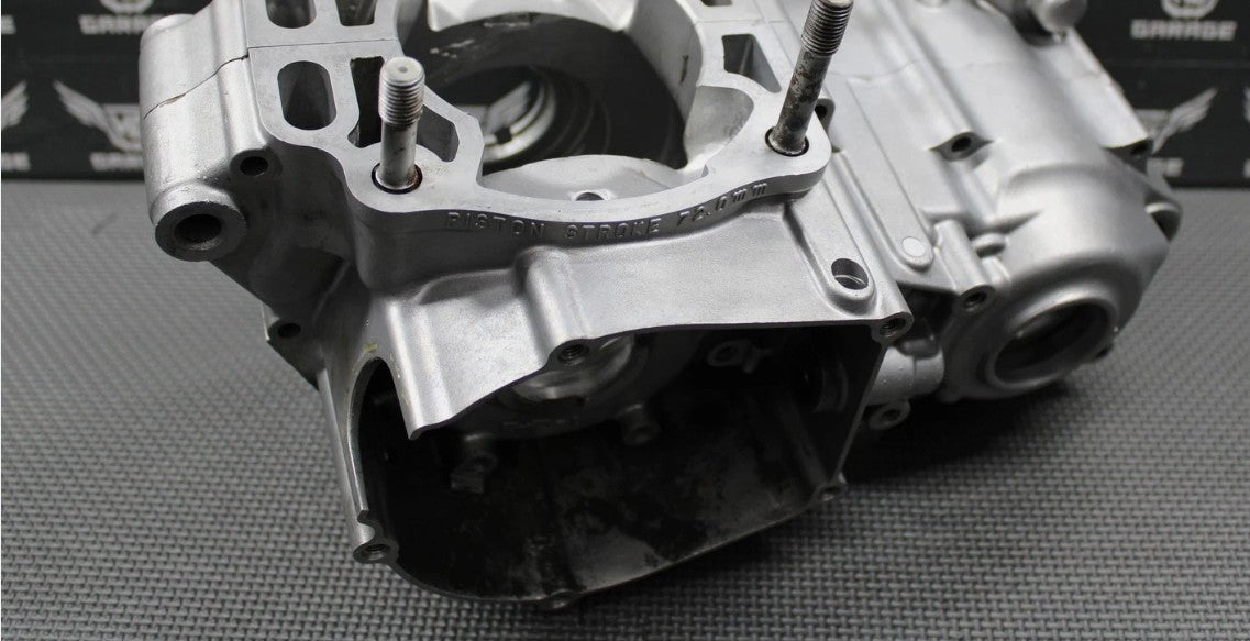 2006 07 KAWASAKI KX250 2 STROKE OEM LEFT CRANKCASE CRANK CASE HALF 14001 - 0065 - hggarage