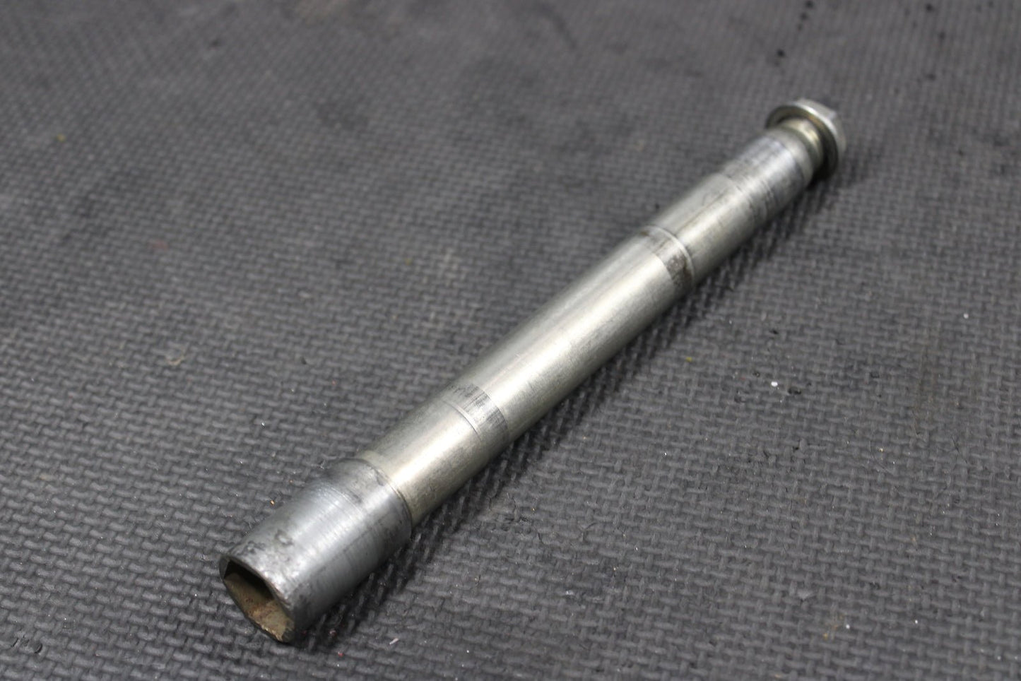 2008 SUZUKI RMZ250 OEM FRONT WHEEL RIM AXLE PIVOT BOLT 54711 - 35G00 - hggarage