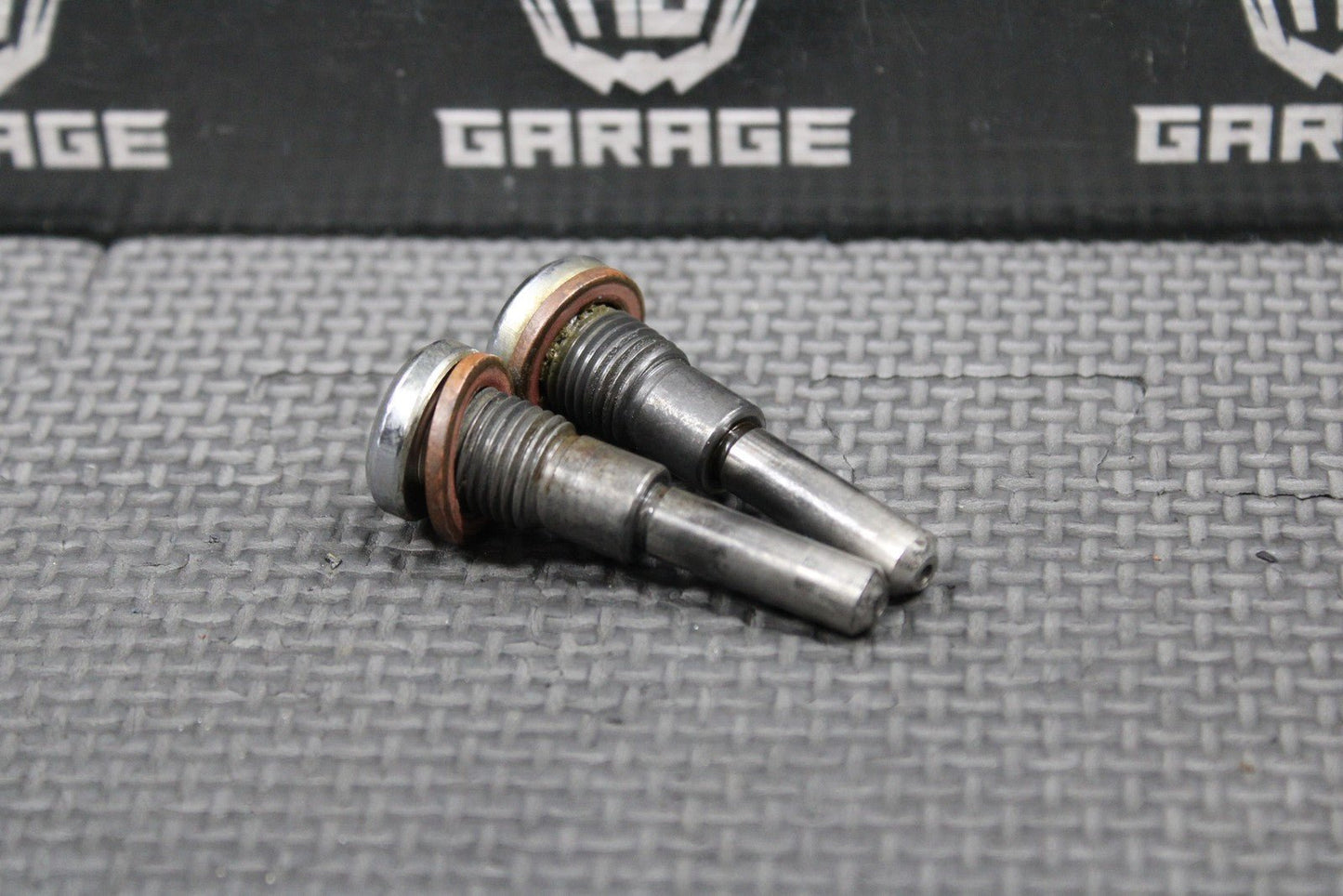 1989 HONDA 84 - 04 XR250R OEM CYLINDER HEAD SUB - ROCKER ARM SHAFT B 14456 - KK0 - 010 - hggarage