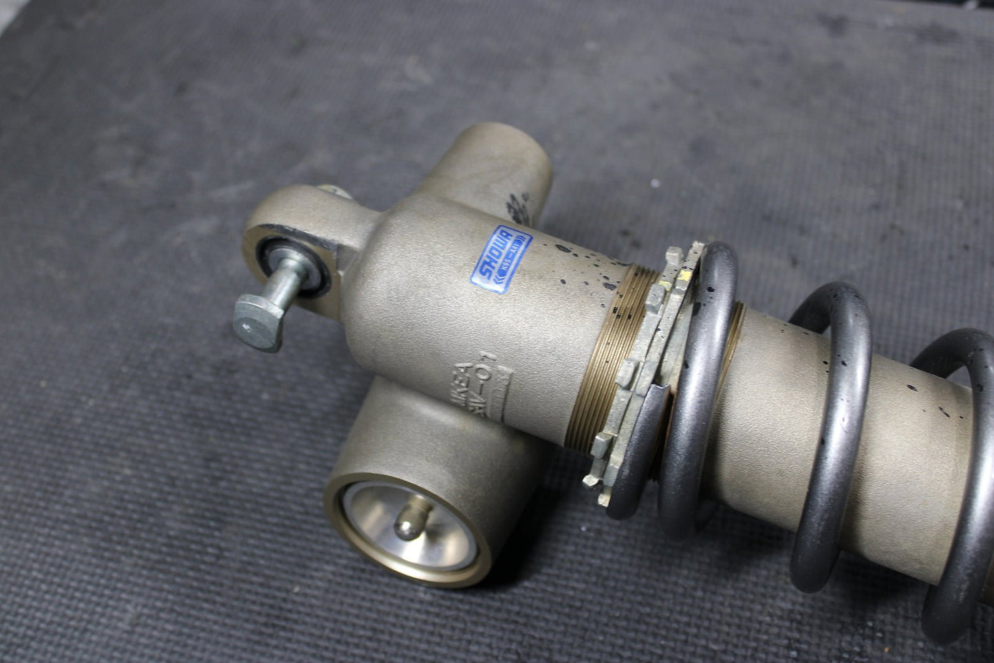 2019 HONDA CRF250R OEM REAR BACK SHOCK ABSORBER SUSPENSION 52400 - K95 - A41 GOOD! - hggarage
