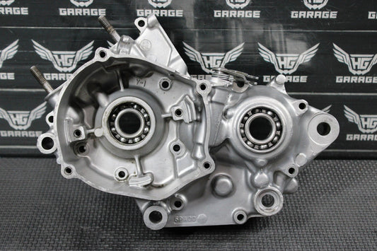 2007 02 - 18 YAMAHA YZ85 OEM LEFT ENGINE MOTOR CRANKCASE CRANK CASES BLOCK - hggarage