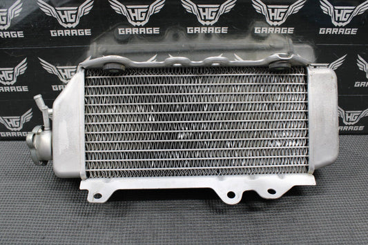 2014 KAWASAKI 10 - 16 KX250F OEM RIGHT FILL SIDE RADIATOR RADIATORS 39061 - 0168 - hggarage