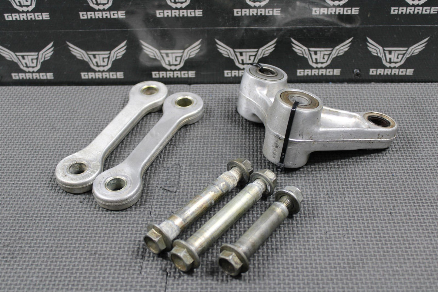 2003 KAWASAKI KLX400SR OEM REAR SHOCK LINKAGE LINKS TIE ROD ARM 39007 - S013 - hggarage