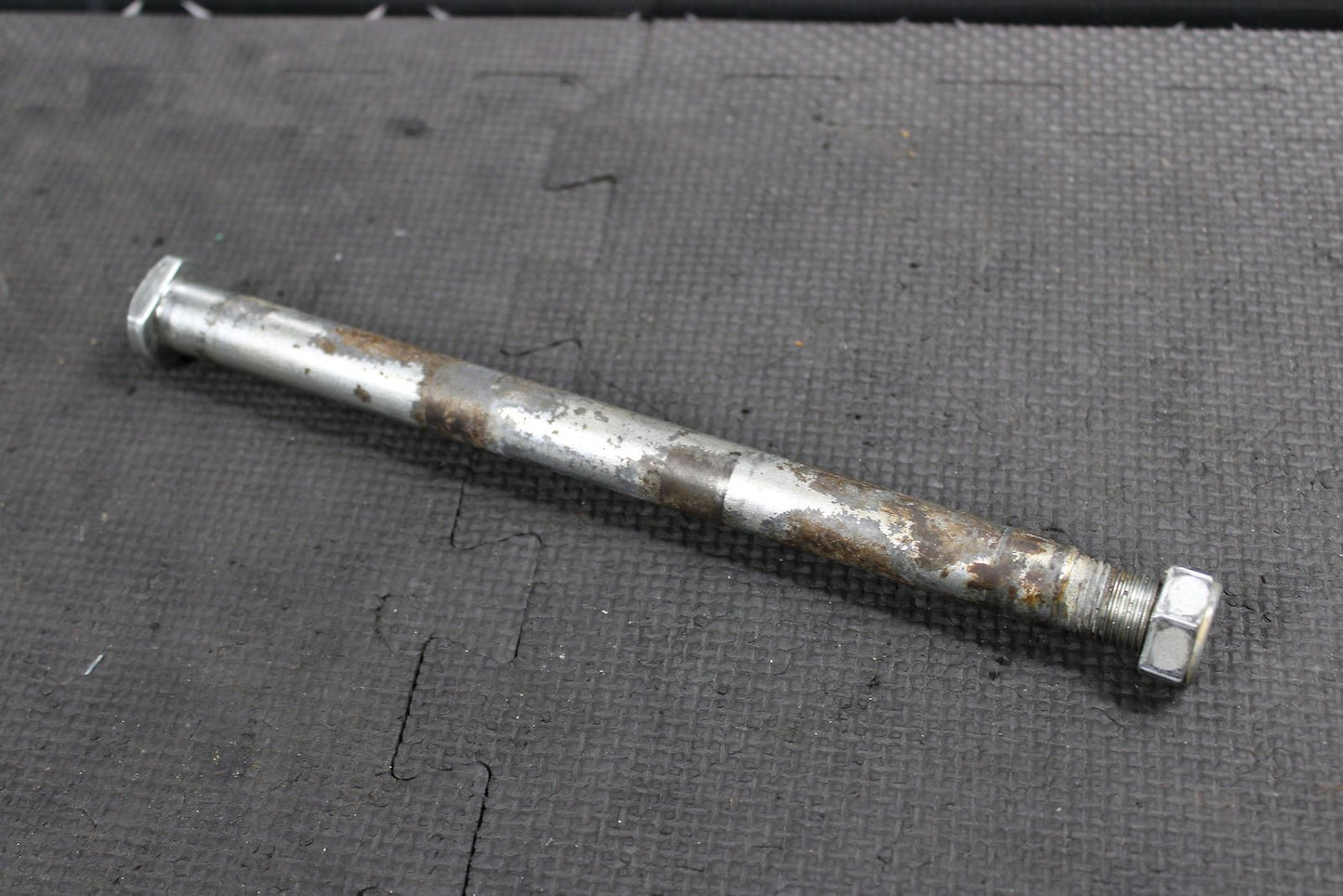 2007 YAMAHA YZ450F OEM FRONT REAR AXLE BACK WHEEL RIM SWINGARM PIVOT BOLT AXLES - hggarage