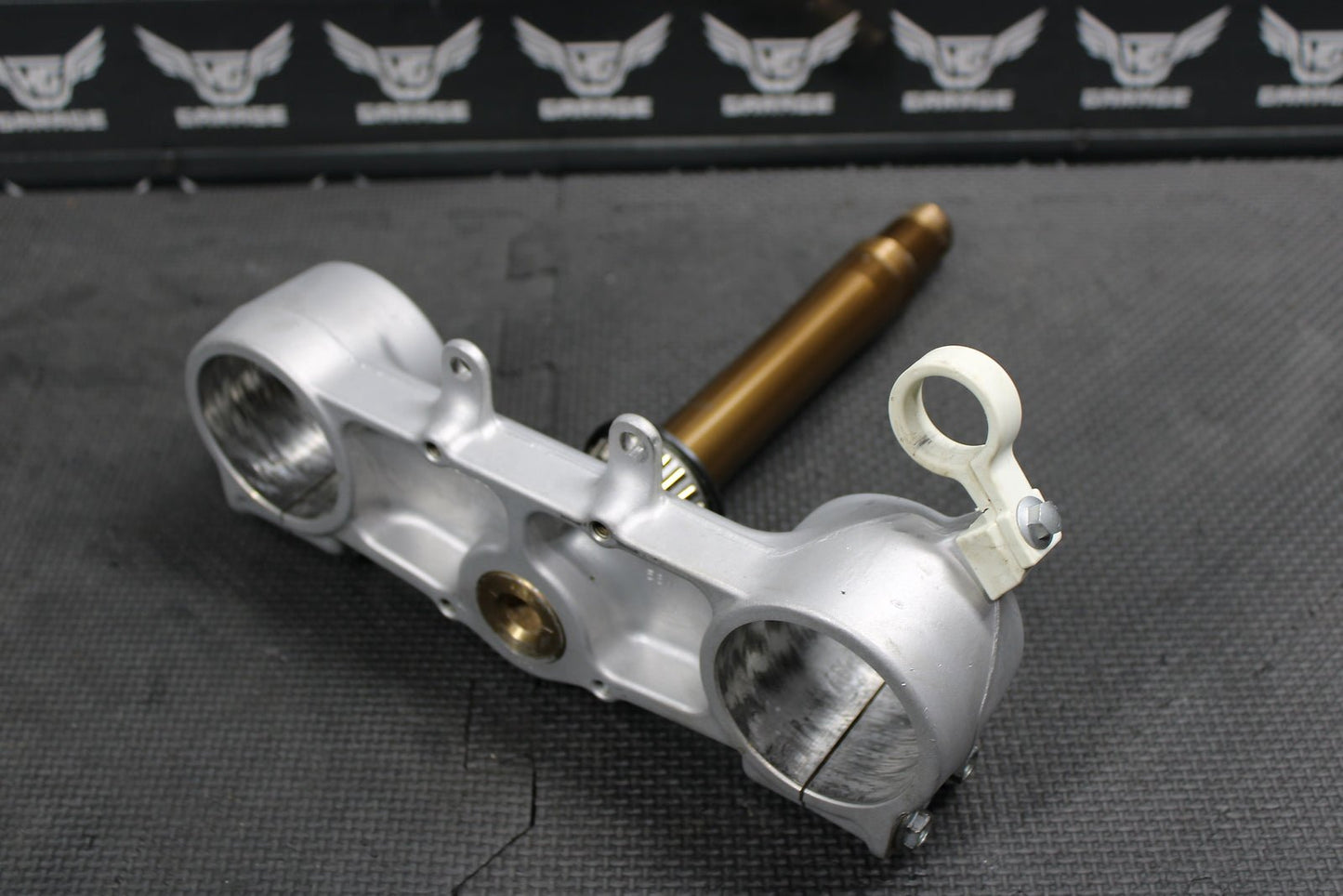 2006 Suzuki 05 - 07 RMZ450 OEM Front Fork Clamp Lower Triple Tree Stem 51410 - 35G00 - hggarage