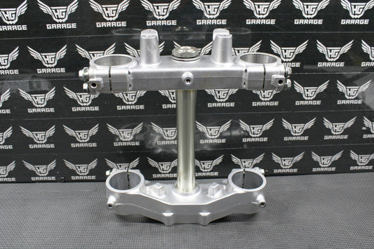 1998 SUZUKI 97 - 98 RM125 RM250 OEM FRONT FORKS LOWER UPPER TRIPLE TREE STEM CLAMP - hggarage