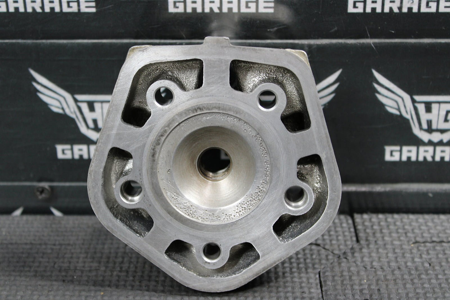 2003 KTM 65 ENGINE MOTOR CYLINDER HEAD COVER DOME CHAMBER 46030006700 - hggarage