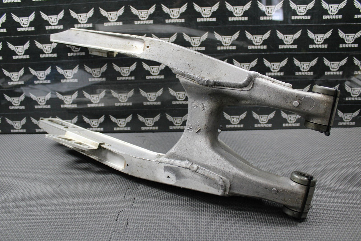 1988 HONDA CR125R OEM SWINGARM SWING ARM REAR SUSPENSION 52000 - KS6 - 830 GOOD! - hggarage