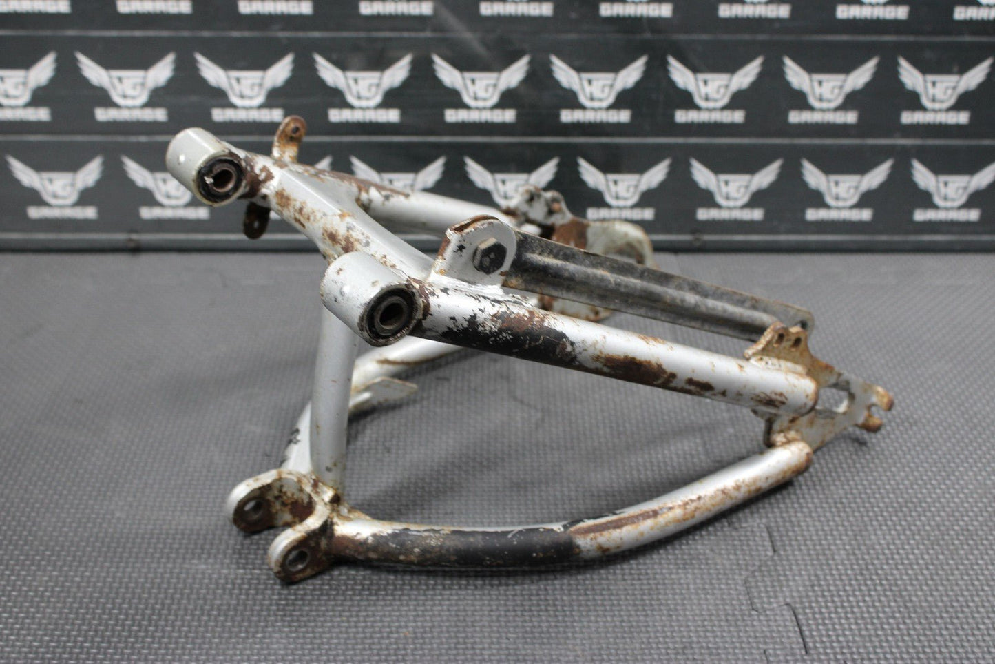 1985 YAMAHA PW80 OEM SWINGARM SWING ARM SUSPENSION - hggarage